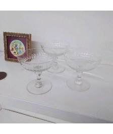 3 COUPES A CHAMPAGNE 