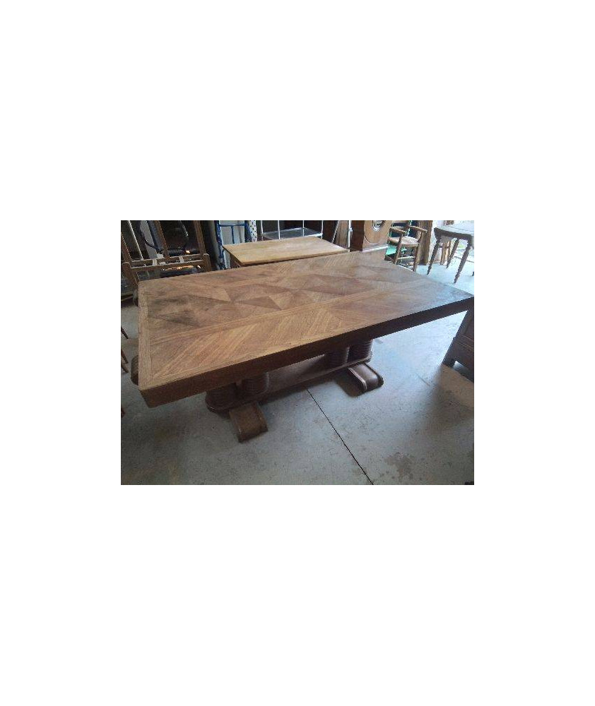 TABLE BRUTALISTE 
