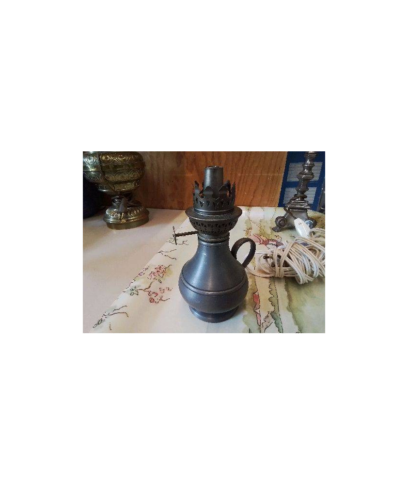 LAMPE A HUILE EN ETAIN