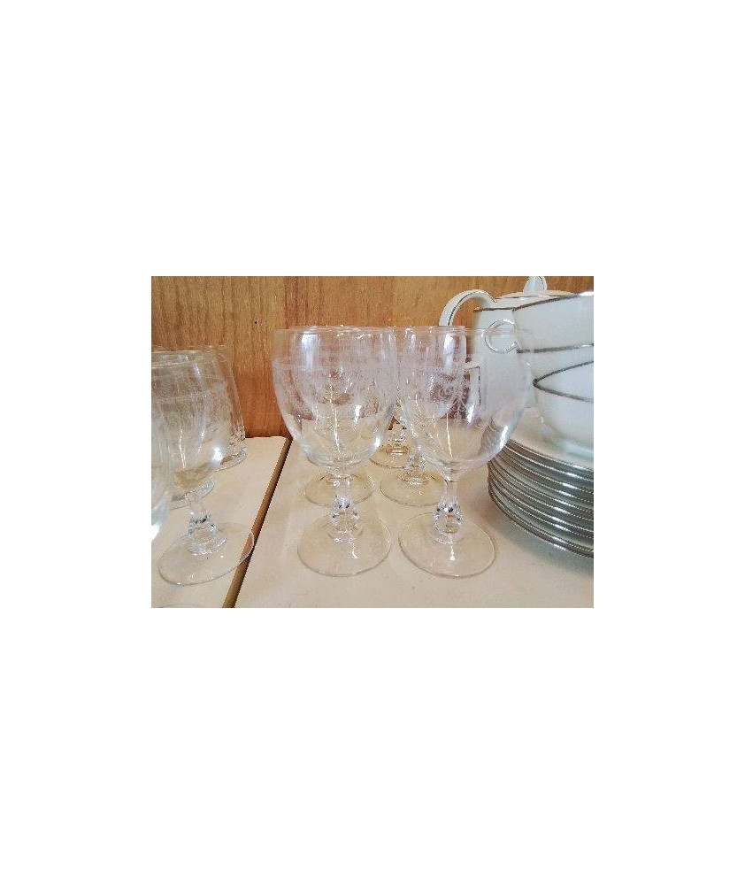 VERRE A PIED 