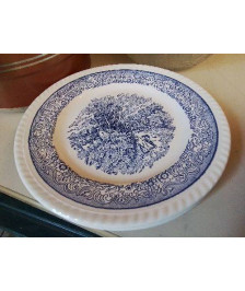 LOT DE 4 ASSIETTES EN PORCELAINE 