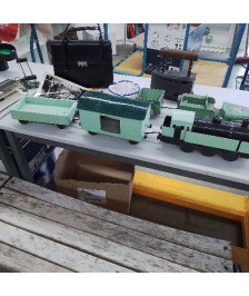 TRAIN BOIS PEINT EN VERT