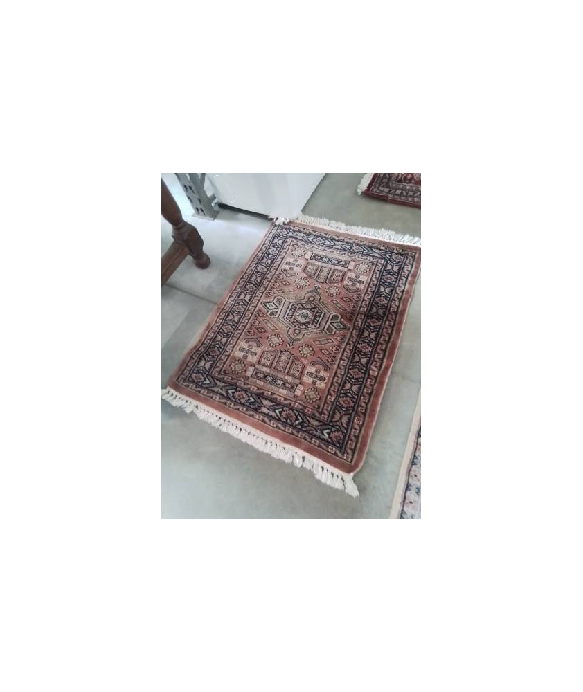 TAPIS LAINE FAIT MAIN ROSE BLEU 90X60CM