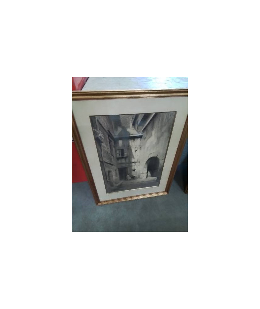 DESSIN FEMME DANS LA RUELLE CADRE DORÉ 