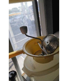 MOULIN A LEGUMES JAUNES