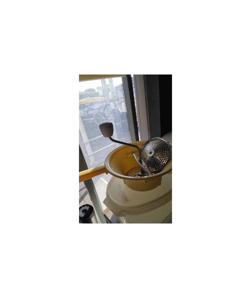 MOULIN A LEGUMES JAUNES