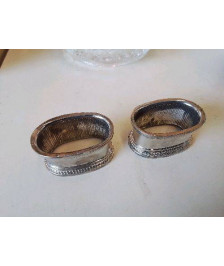 ROND DE SERVIETTE EN METAL ARGENTÉ 