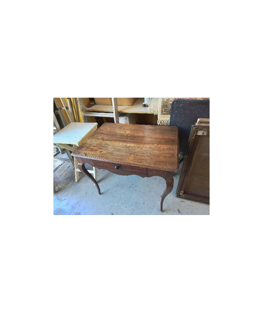 PETITE TABLE 