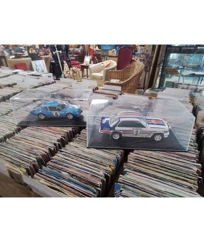 VOITURE MANTA