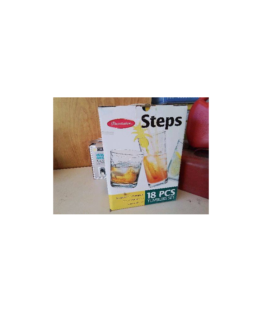 ENSEMBLE DE 18 VERRES 