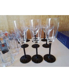 LOT DE 3 FLUTES A CHAMAPGNE 