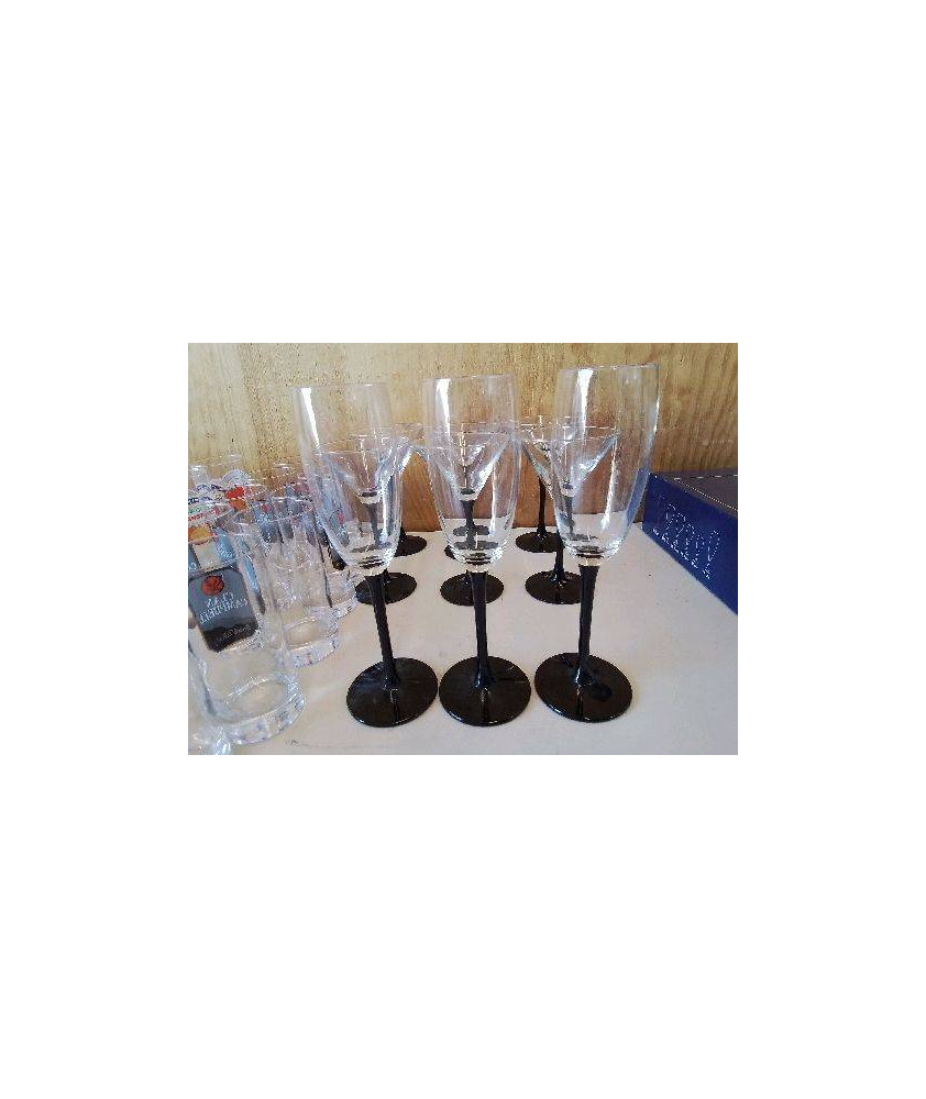 LOT DE 3 FLUTES A CHAMAPGNE 