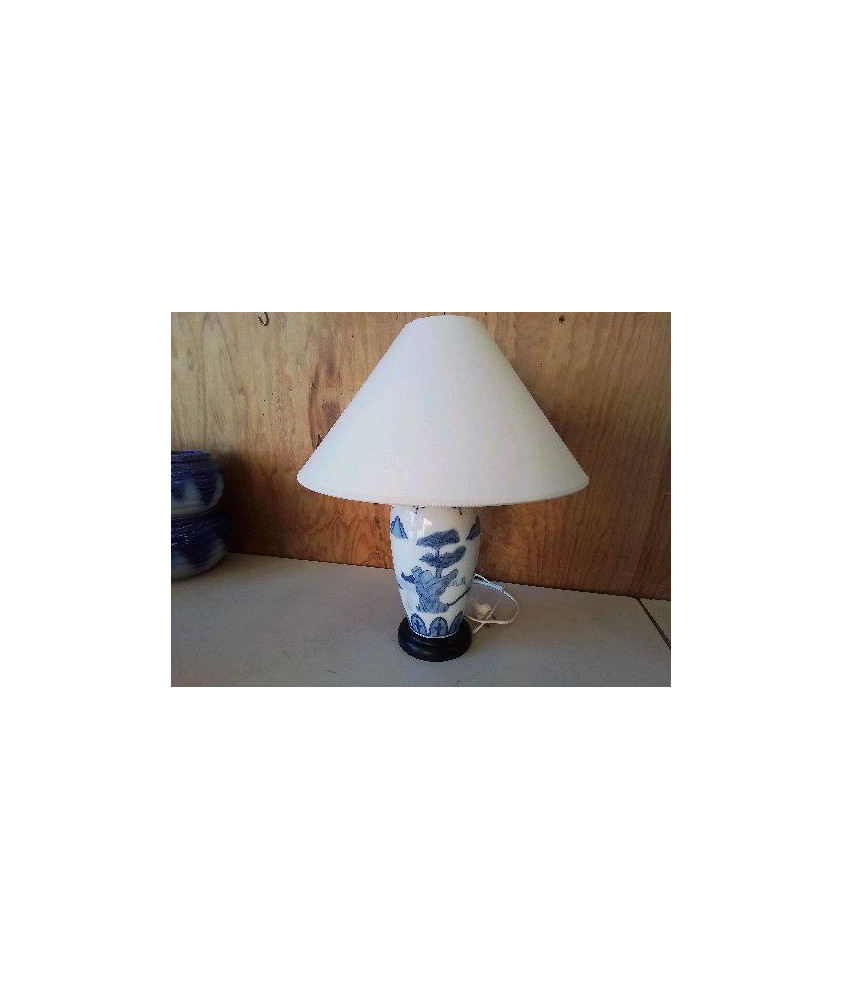 LAMPE EN PORCELAINE DECORS ASIATIQUE 