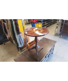 TABLE D’APPOINT MARQUETEE 