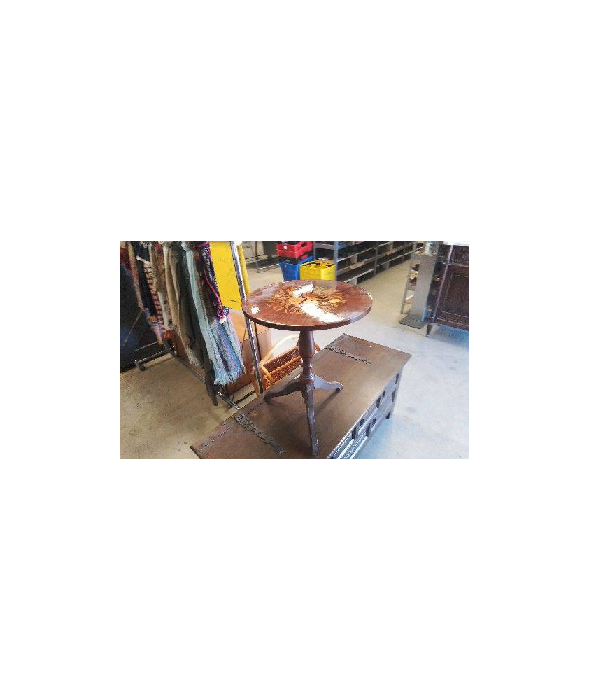 TABLE D’APPOINT MARQUETEE 