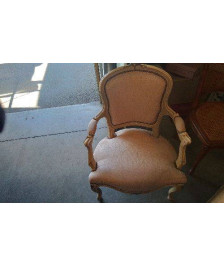 FAUTEUIL BOIS TISSU- CLOUTÉ / EN L’ETAT