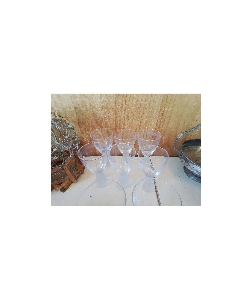 LOT DE 6 VERRES PIED BLANC 