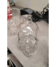 BOUTEILLE TETE DE MORT VERRE