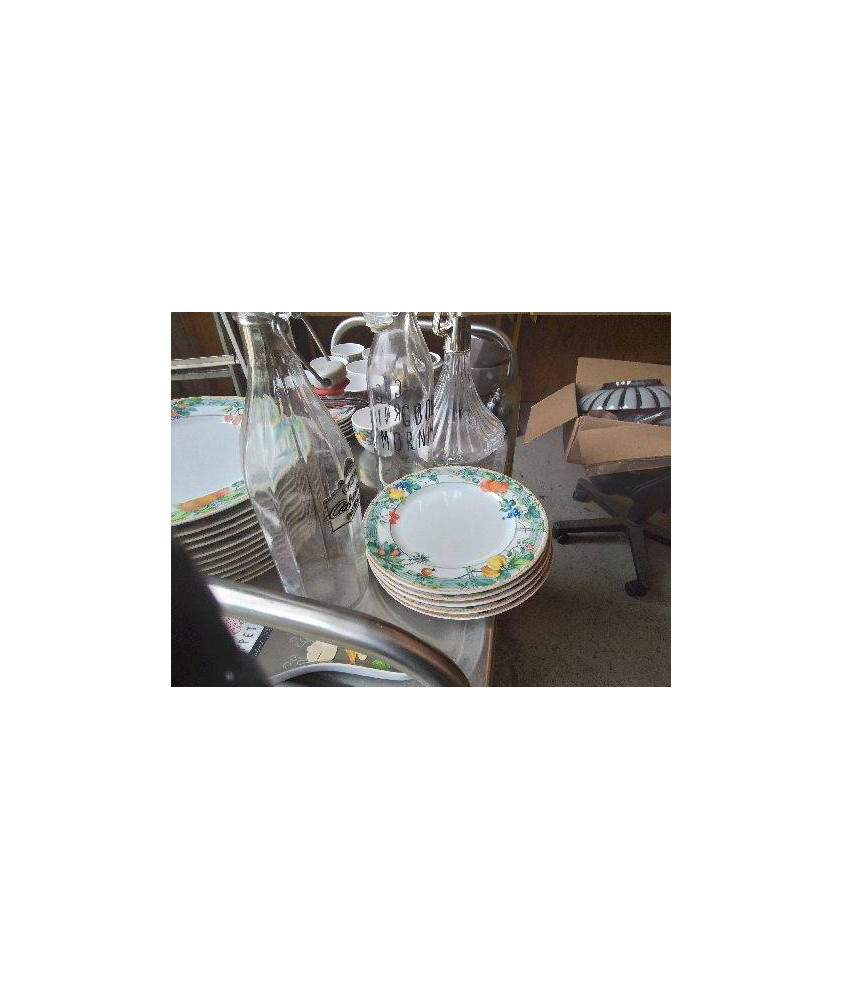 LOT DE 5 ASSIETTES PLATES EN PORCELAINE MOTIF FRUITS 