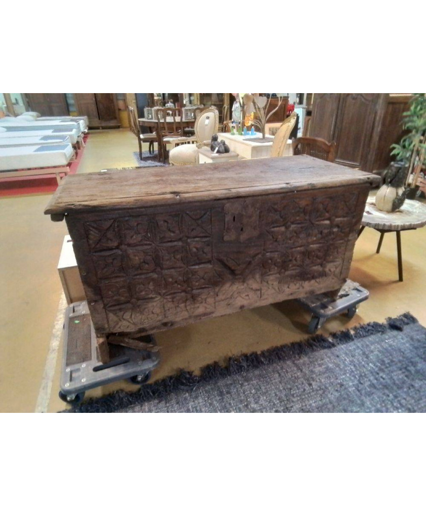 COFFRE 18 EIM A RESTAURER 