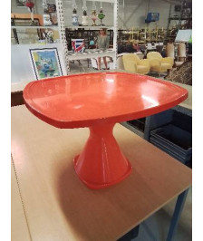 TABLE BASSE CARRÉ RÉSINE ORANGE POLA N 589 ANNÉES 70