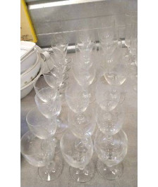 VERRE A PIED CRISTALLIN LE LOT