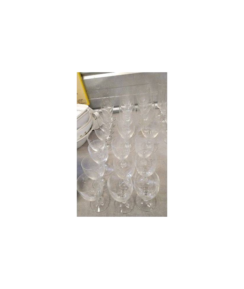 VERRE A PIED CRISTALLIN LE LOT