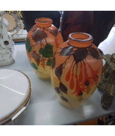 PAIRE DE VASES SIGNÉS