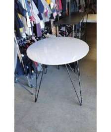 TABLE RONDE BLANCHE LAQUEE- DIAM 80CM - EN L’ETAT