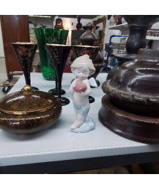 STATUETTE 