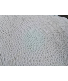 ENSEMBLE SOMMIER TAPISSER AVEC PIEDS  ET MATELAS TEMPUR140X190