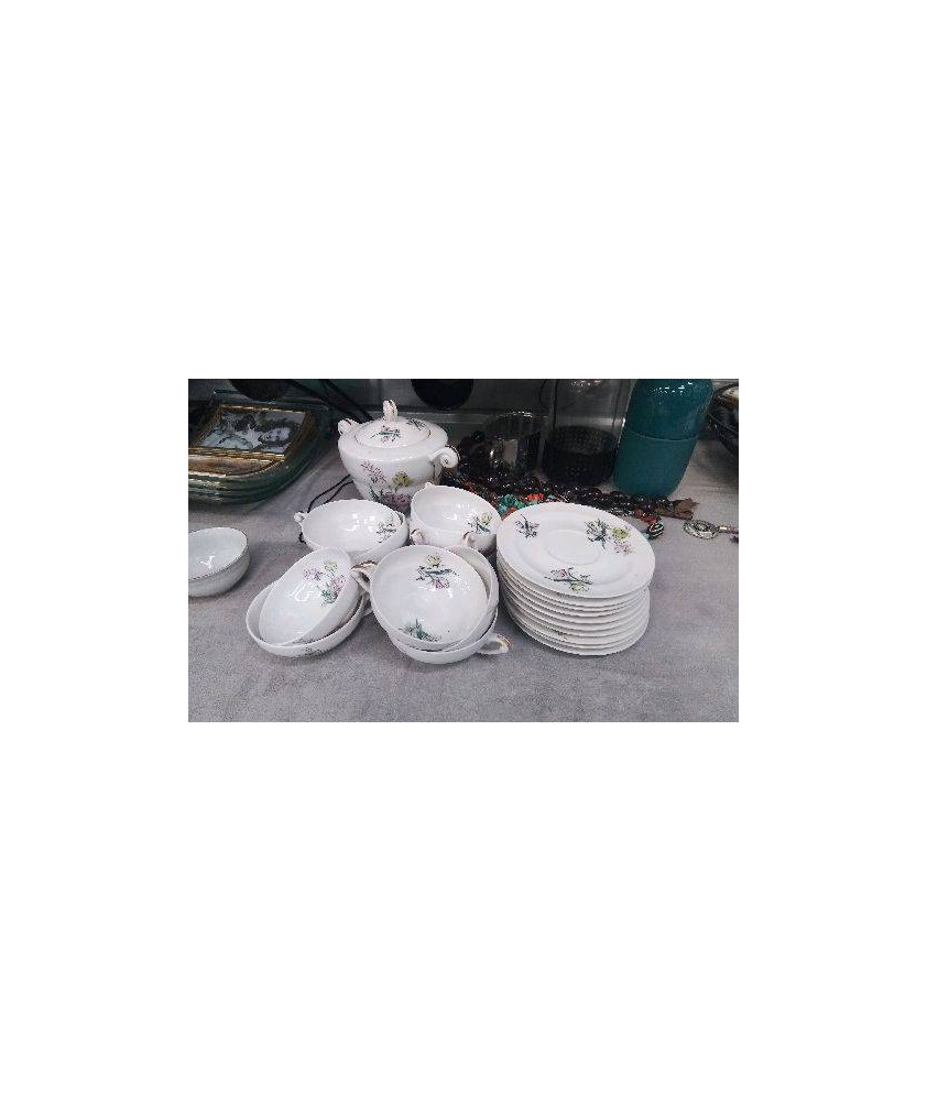 TASSES LIMOGES + SUCRIER + POT A LAIT