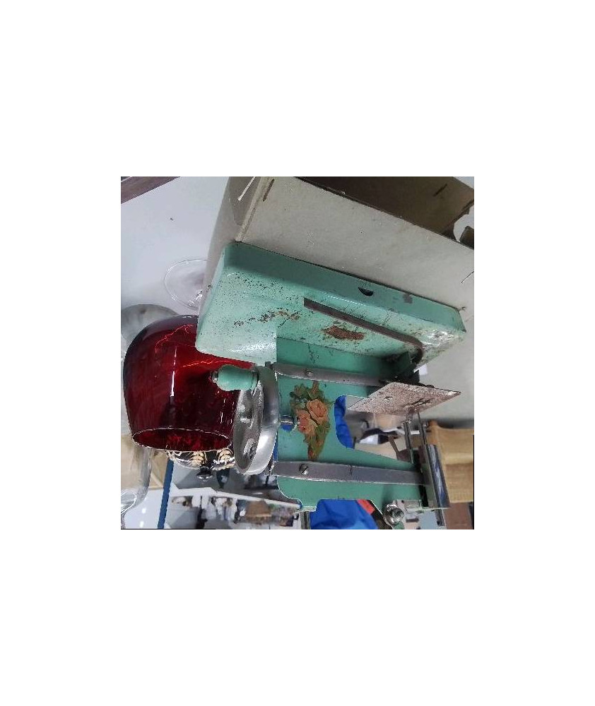 MACHINE A COUDRE JOUET ANCIEN