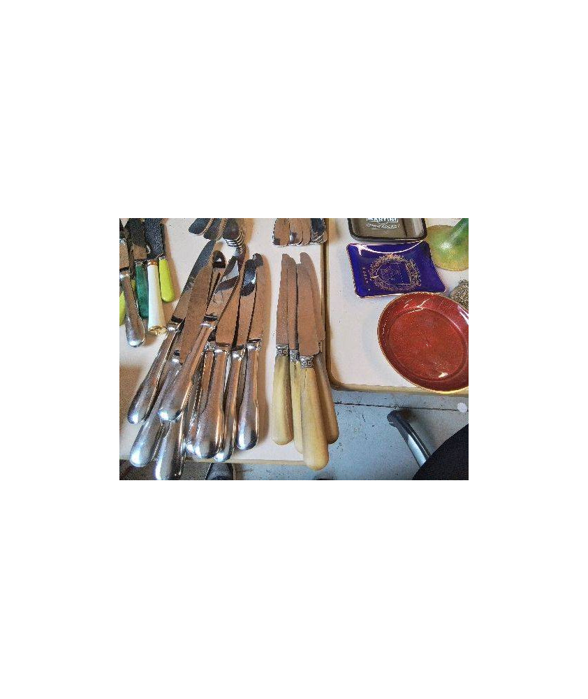 LOT DE 4 COUTEAUX 