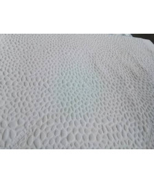 ENSEMBLE SOMMIER TAPISSER AVEC PIEDS  ET MATELAS TEMPUR140X190