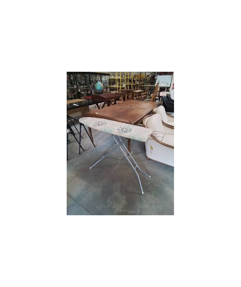 TABLE A REPASSER MÉTAL GRIS TISSU ECRU RONDS  VERT BLEU