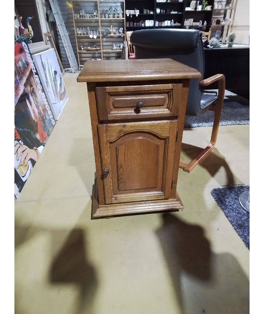 PETIT MEUBLE D’APPOINT EN CHENE 