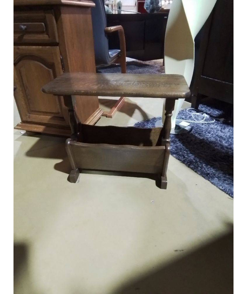 PORTE JOURNAUX CHENE AVEC TABLETTE 