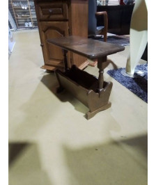 PORTE JOURNAUX CHENE AVEC TABLETTE 