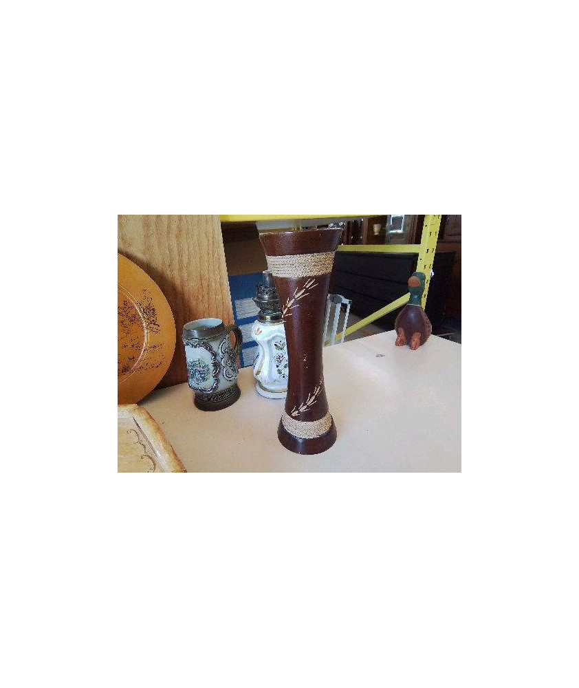 VASE EN BOIS 