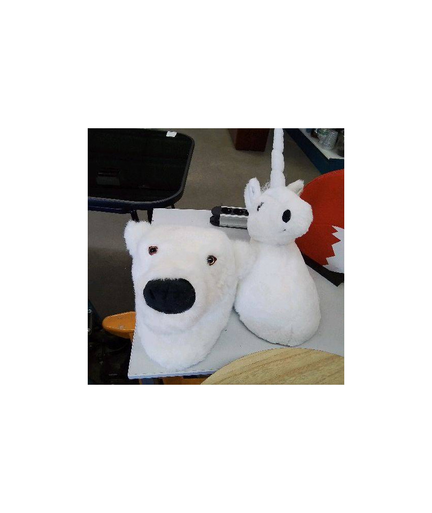 TETE LICORNE OU OURS EN PELUCHE