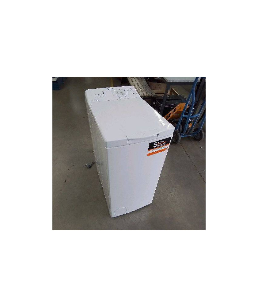 MACHINE A LAVER INDESIT