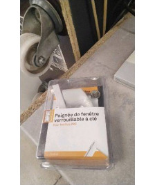 POIGNEE FENETRE