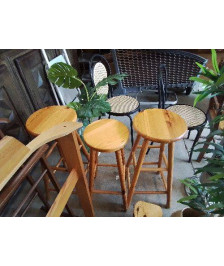 TABOURET EN PIN 