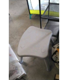 TABLE / BUREAU ENFANT PLASTIQUE 