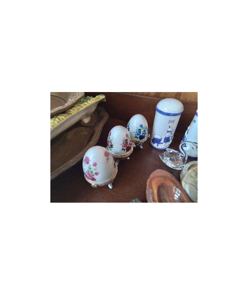 OEUFS EN PORCELAINE 