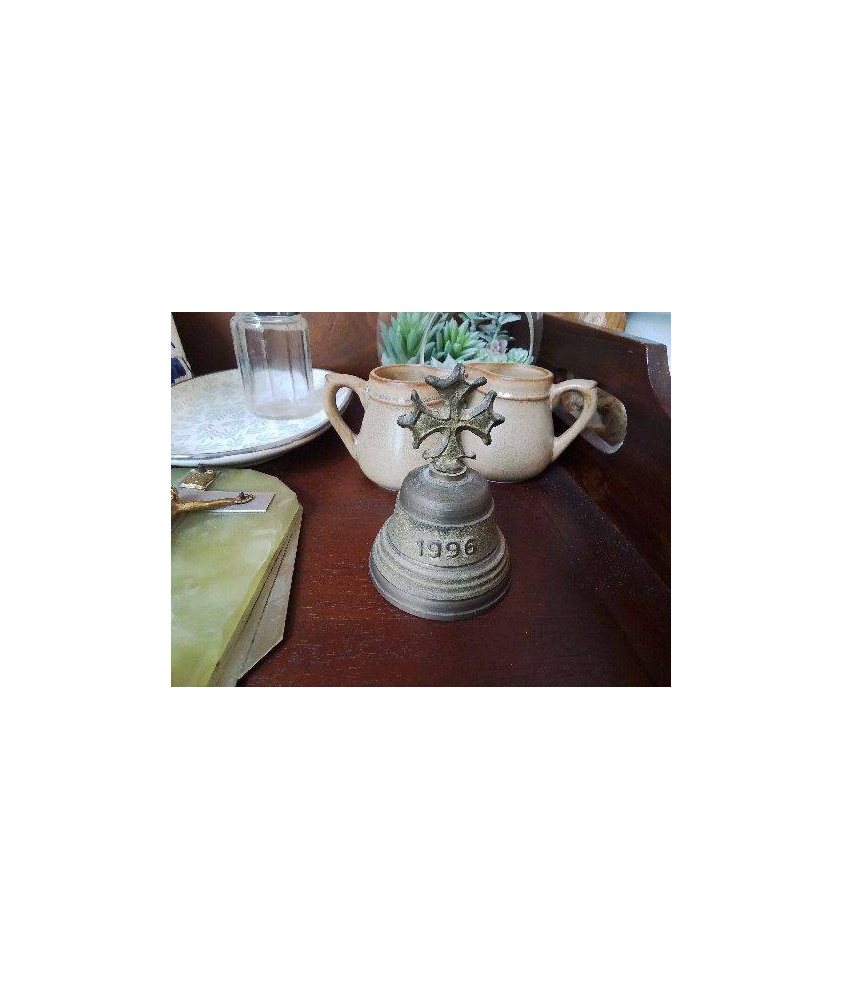CLOCHETTE EN BRONZE