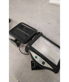 PROJECTEUR SOLAIRE - 100 LED