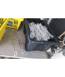 POIGNEE DE MEUBLE PLASTIQUE 