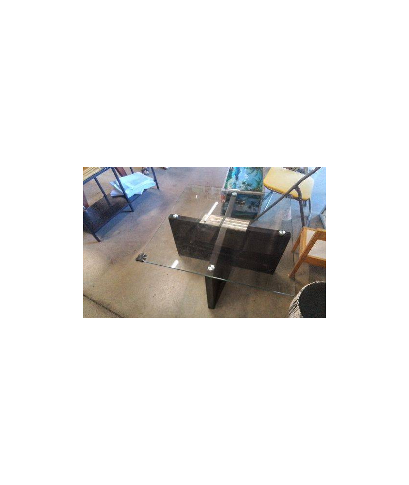 TABLE BASSE CARREE DESSUS VERRE 